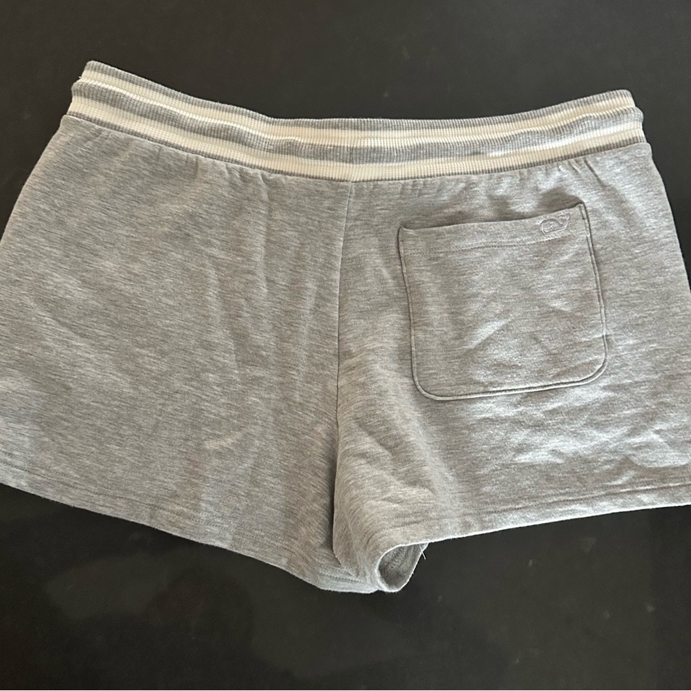 Vineyard Vines DREAMCLOTH women’s shorts. Deliciously soft. Never worn! Small S